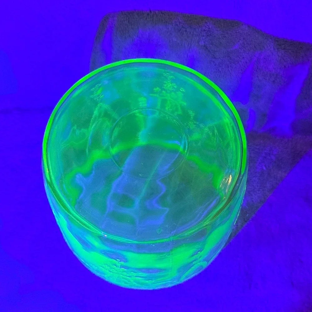 Vintage Anchor Hocking Cameo Green Depression Uranium Glass Cookie Jar‎